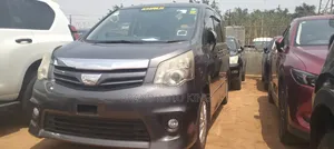 Toyota Noah 2013 Gray
