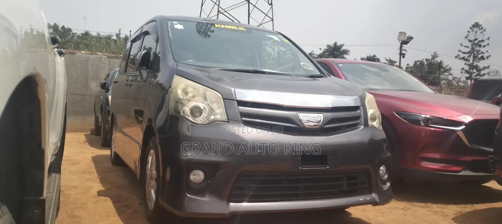 Toyota Noah 2013 Gray