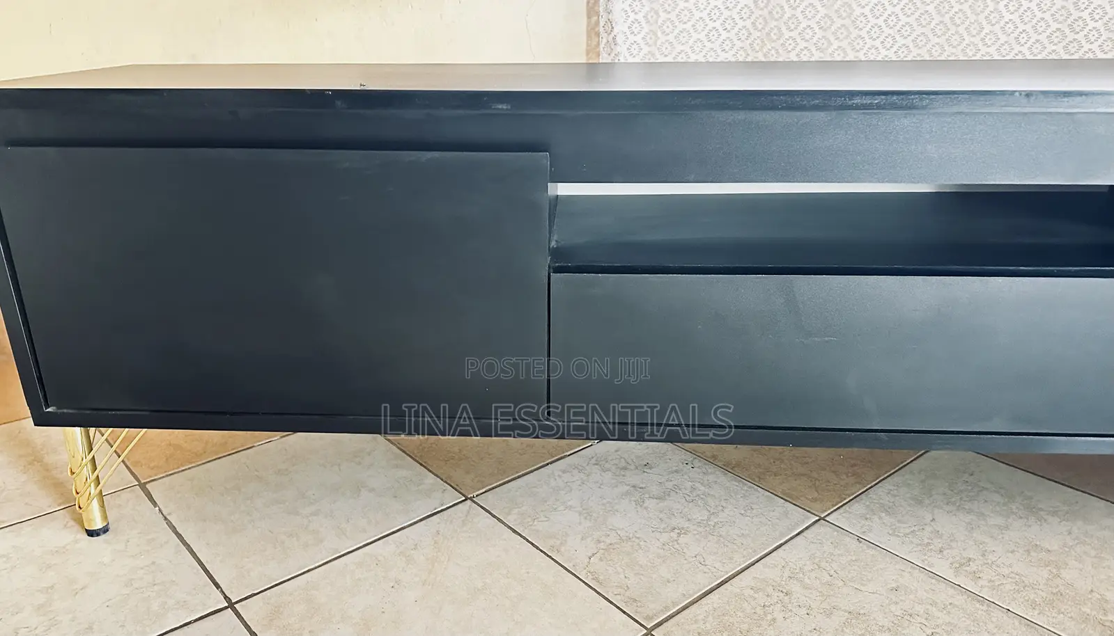 Black Classy TV Stand