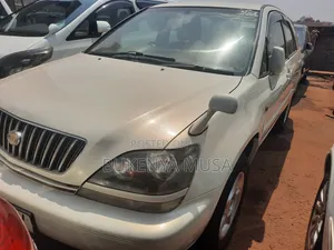 Toyota Harrier 2004 White
