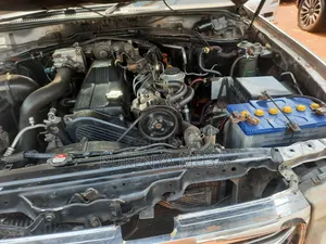 Toyota Land Cruiser Cygnus 4.7 2005 Silver