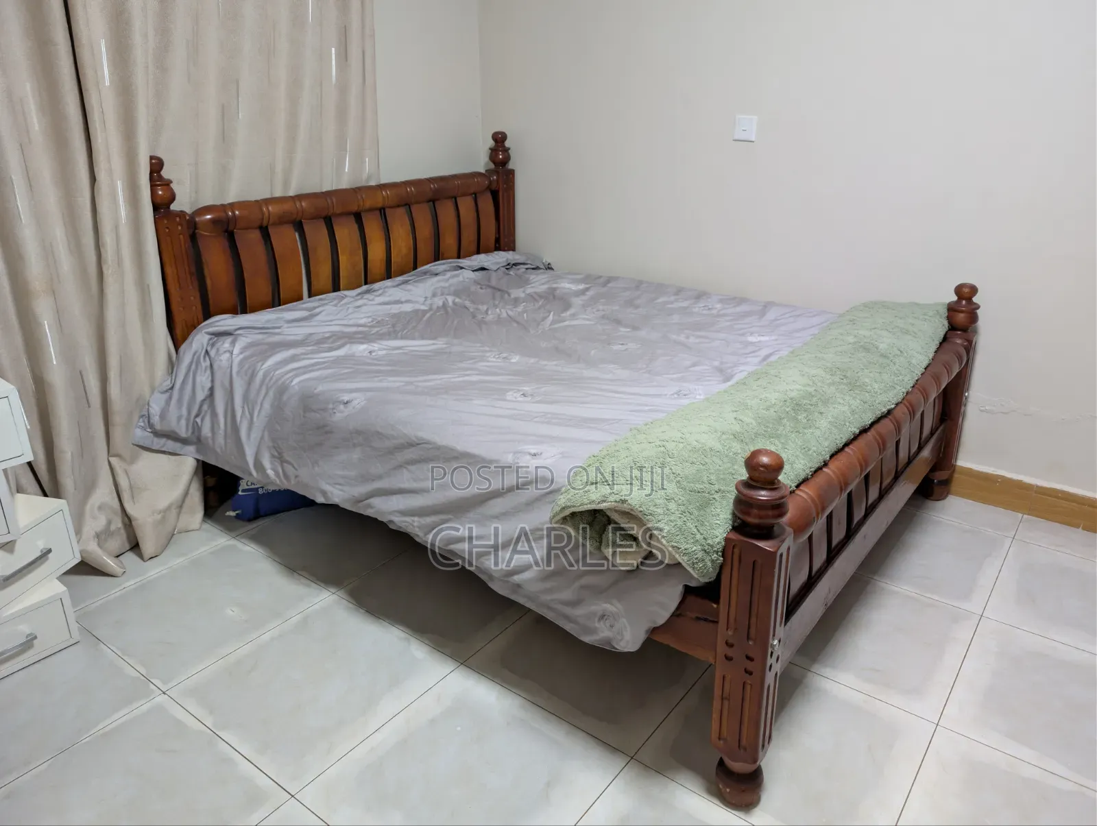 Elegant Bed for Sale - Excellent Condition