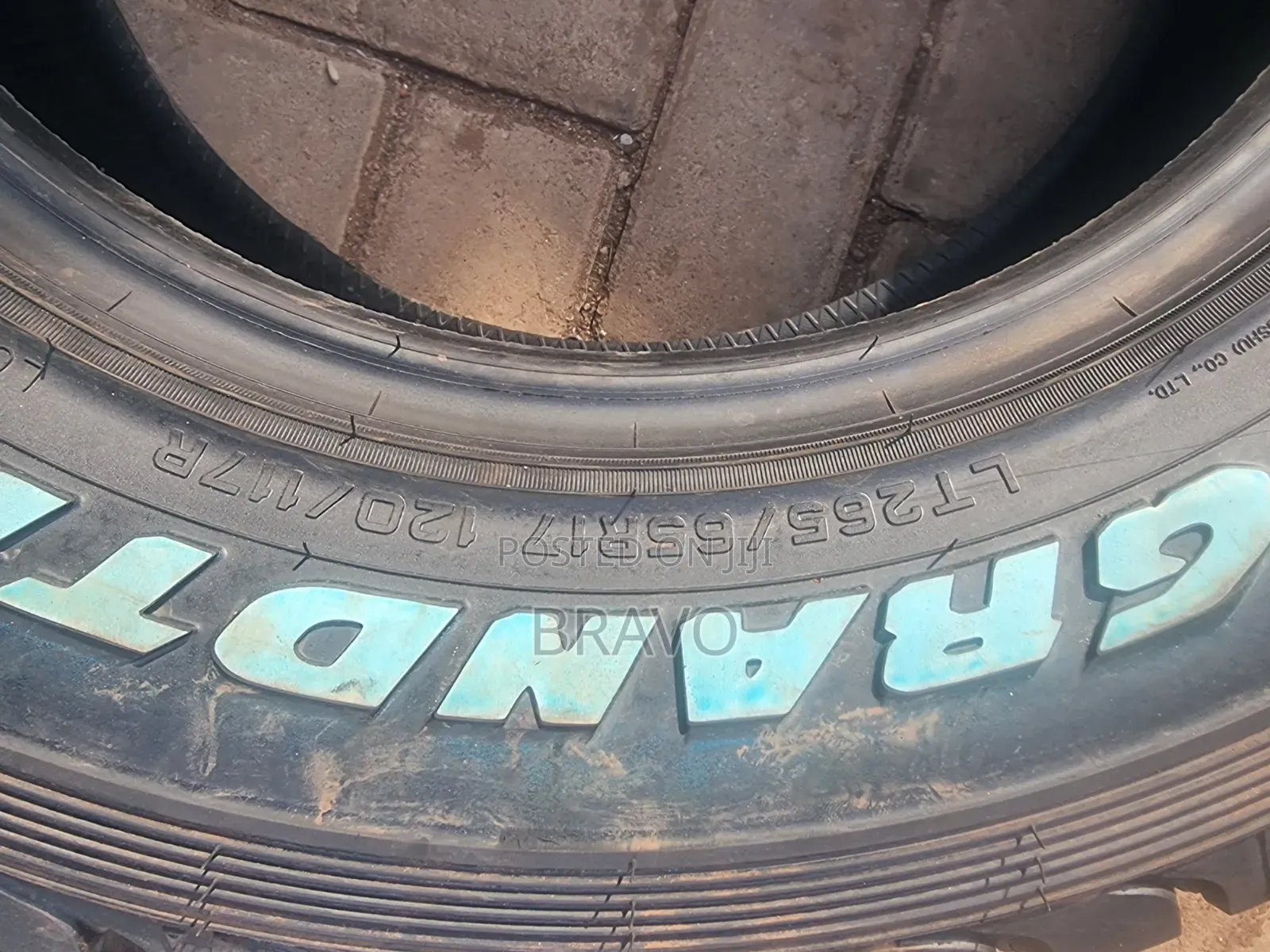 265/65r17 Dunlop a/T 3g Design