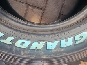 265/65r17 Dunlop a/T 3g Design
