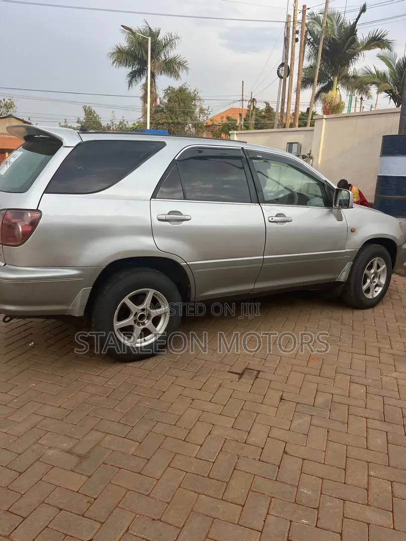 Toyota Harrier 2.2 16V 4WD 1998 Silver