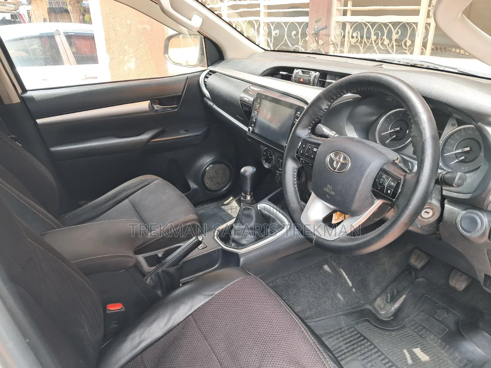 Toyota Hilux Revo Double Cab Deisel 2.4 AWD 2021 White