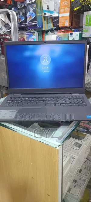 Laptop Dell Vostro 3500 8GB Intel Core i3 HDD 1T