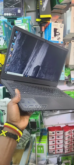 Laptop Dell Vostro 3500 8GB Intel Core i3 HDD 1T