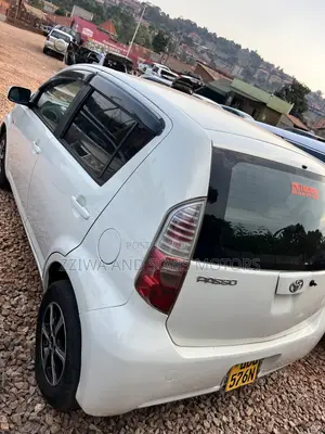 Toyota Passo 1.0 AWD 2010 White
