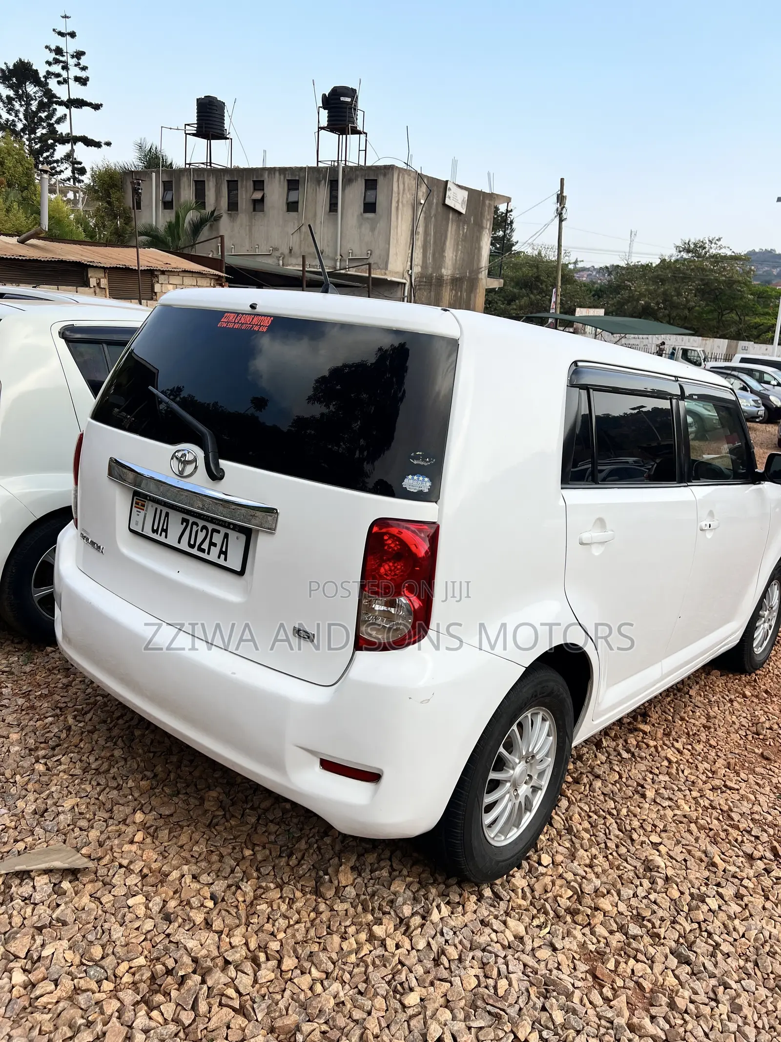 Toyota Corolla Rumion Hatchback 1.5 FWD 2013 White