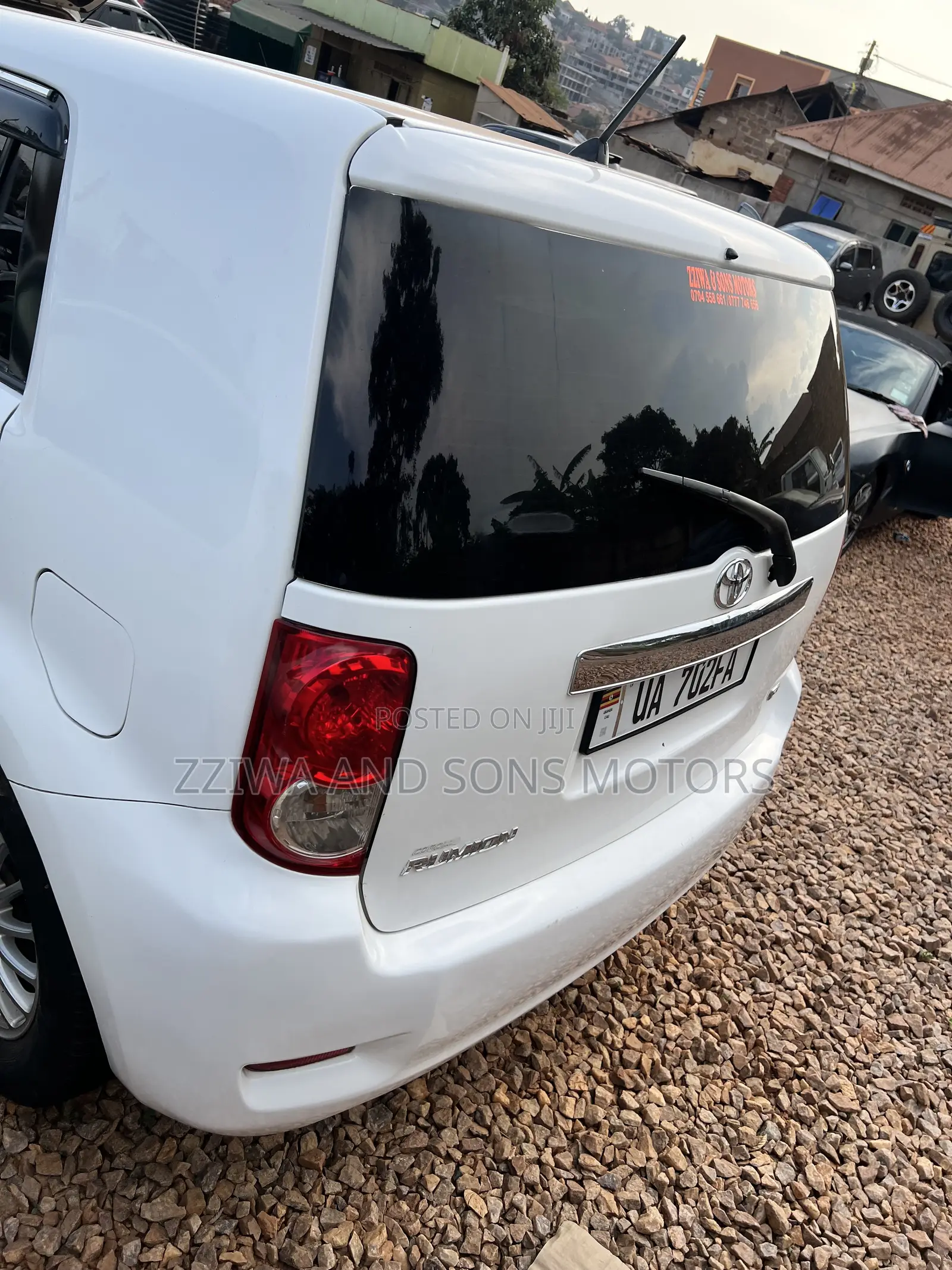 Toyota Corolla Rumion Hatchback 1.5 FWD 2013 White