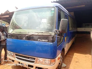 Mitsubishi Fuso Rosa 2017 Blue