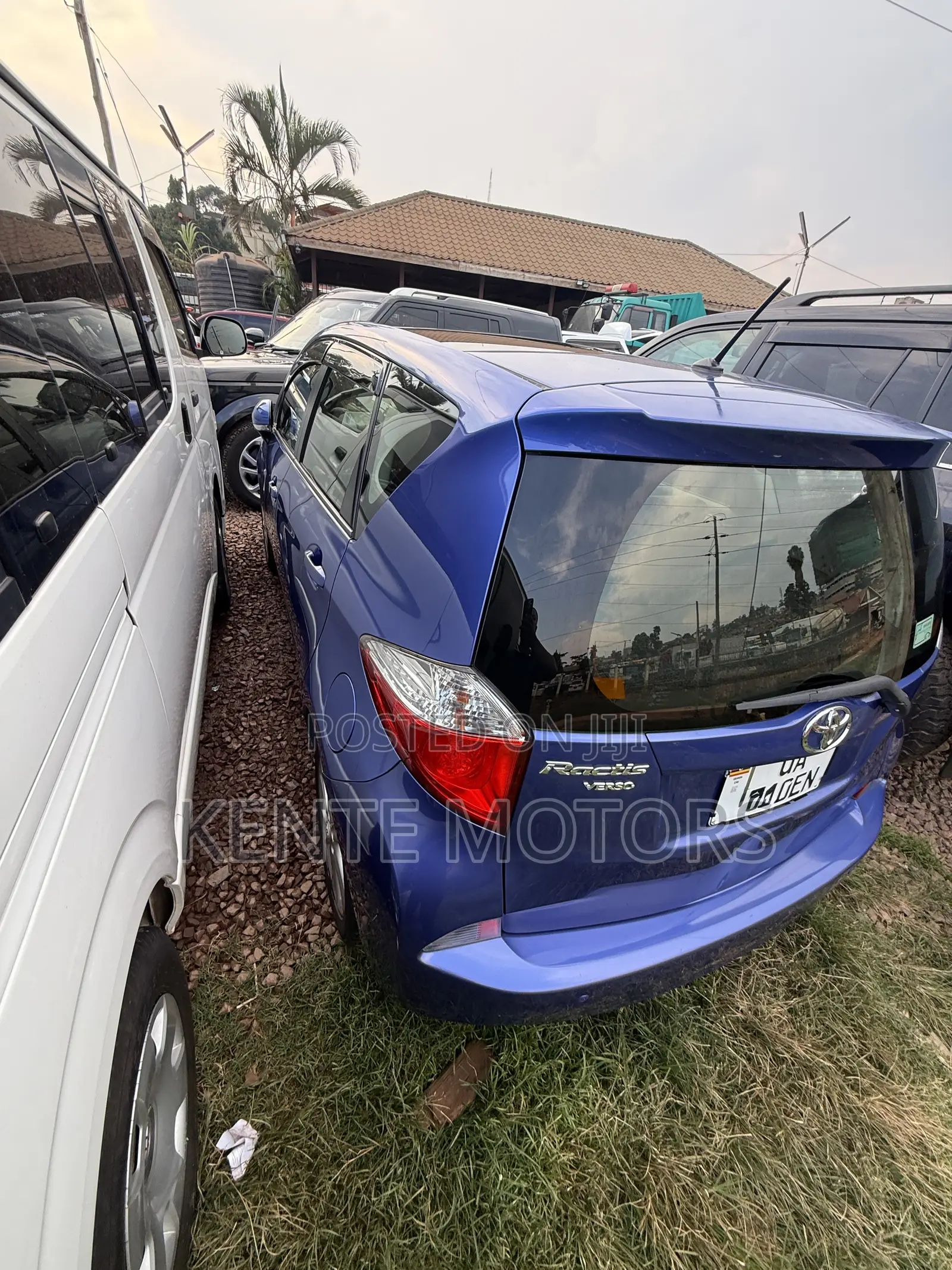 Toyota Ractis 1.5 AWD 2013 Blue