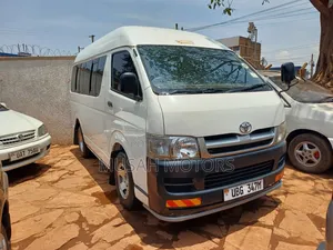 Toyota HiAce 2012 White