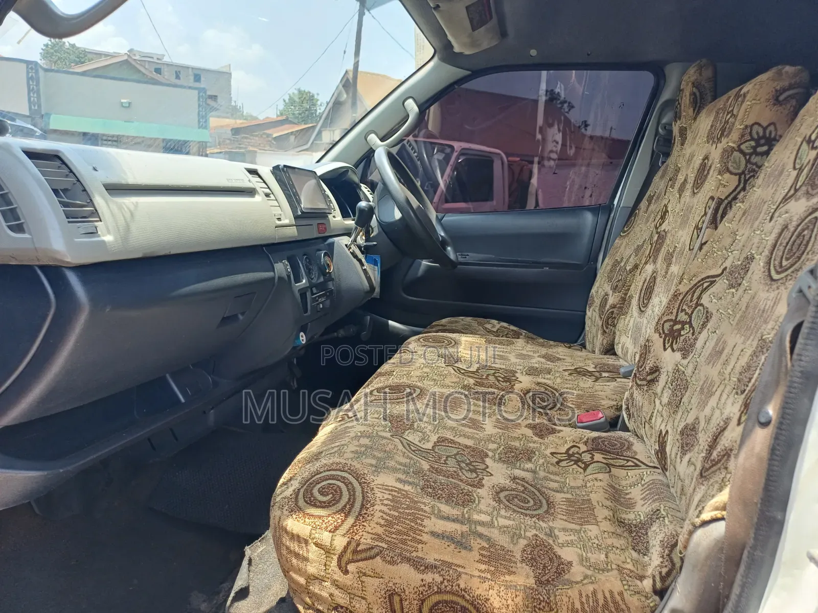 Toyota HiAce 2012 White