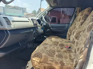 Toyota HiAce 2012 White
