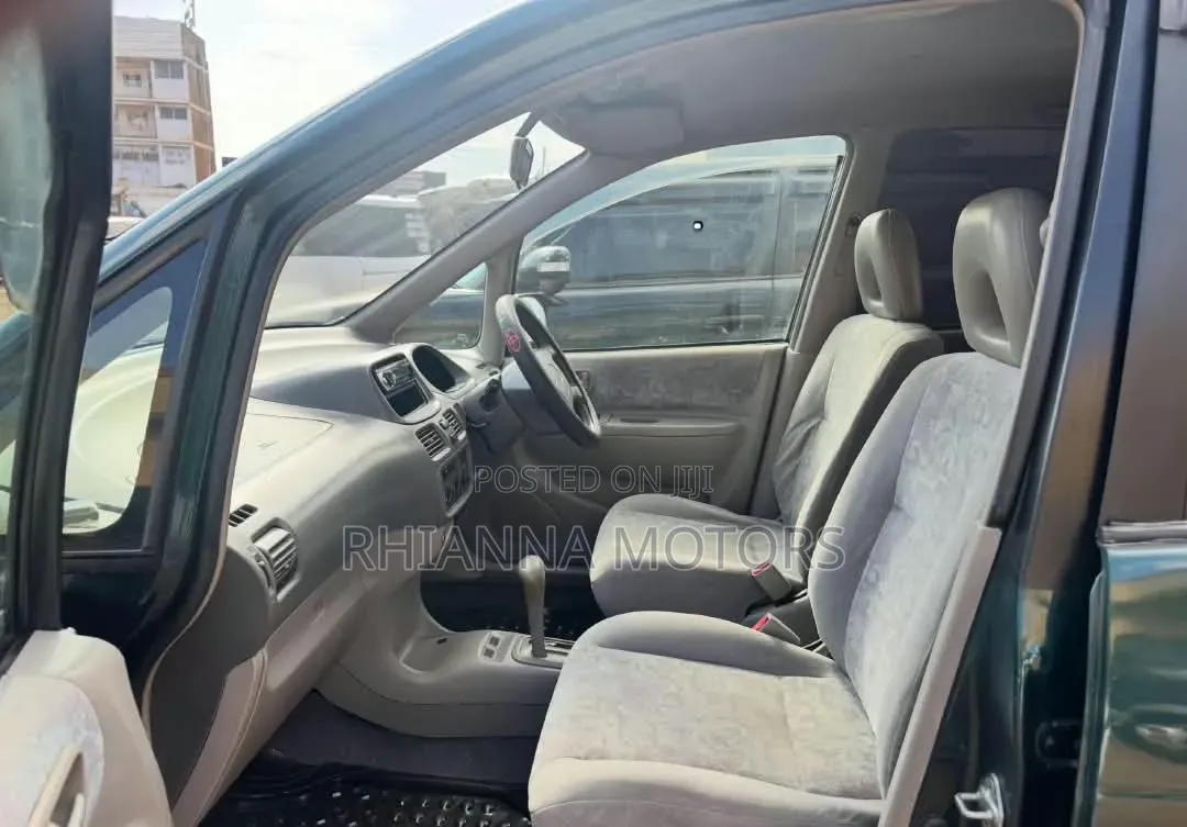 Toyota Corolla Spacio 2004