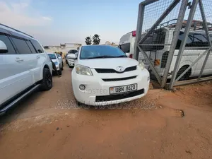 Toyota IST 2010 White