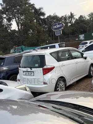 Toyota Ractis 1.5 AWD 2012 White