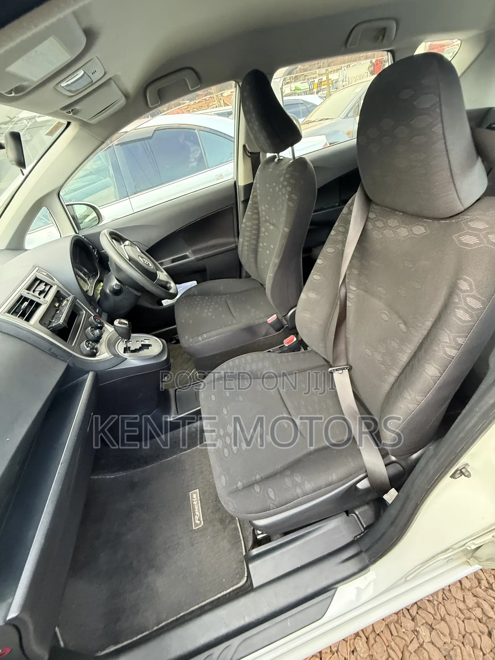 Toyota Ractis 1.5 AWD 2012 White