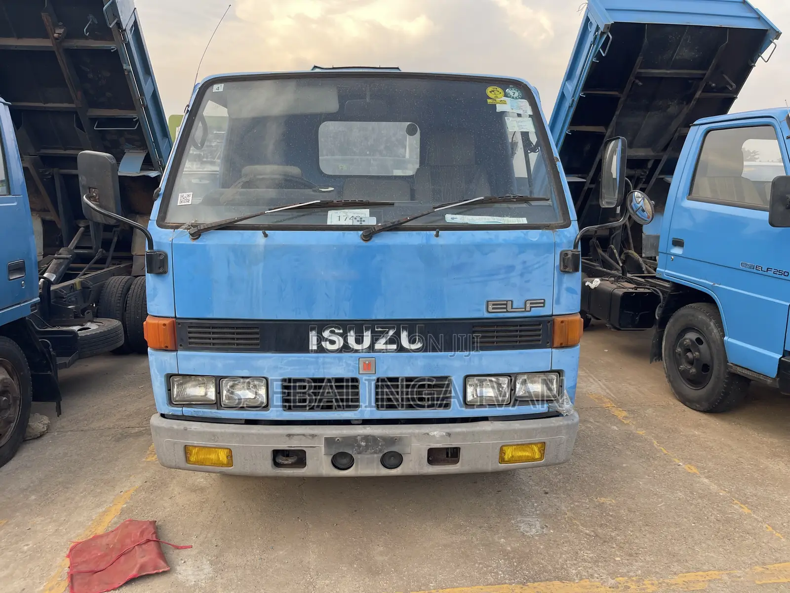 Isuzu Elf Dumper