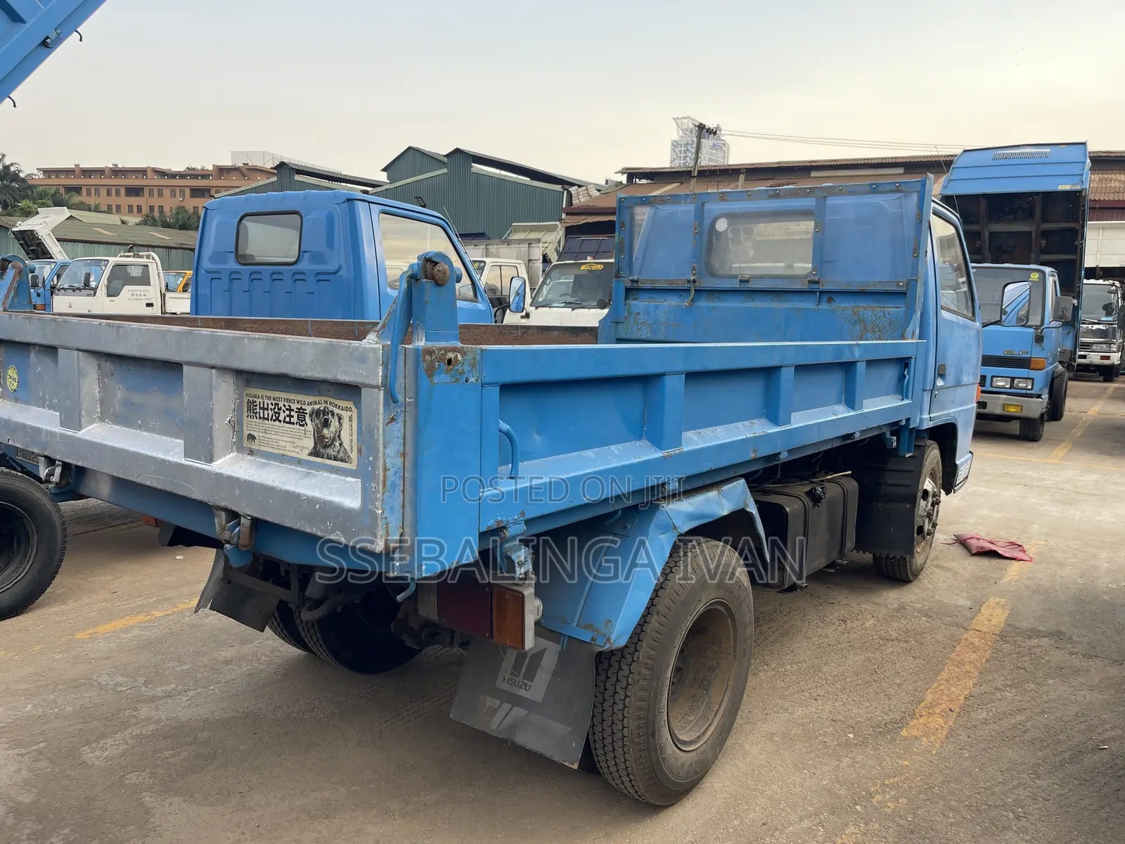 Isuzu Elf Dumper