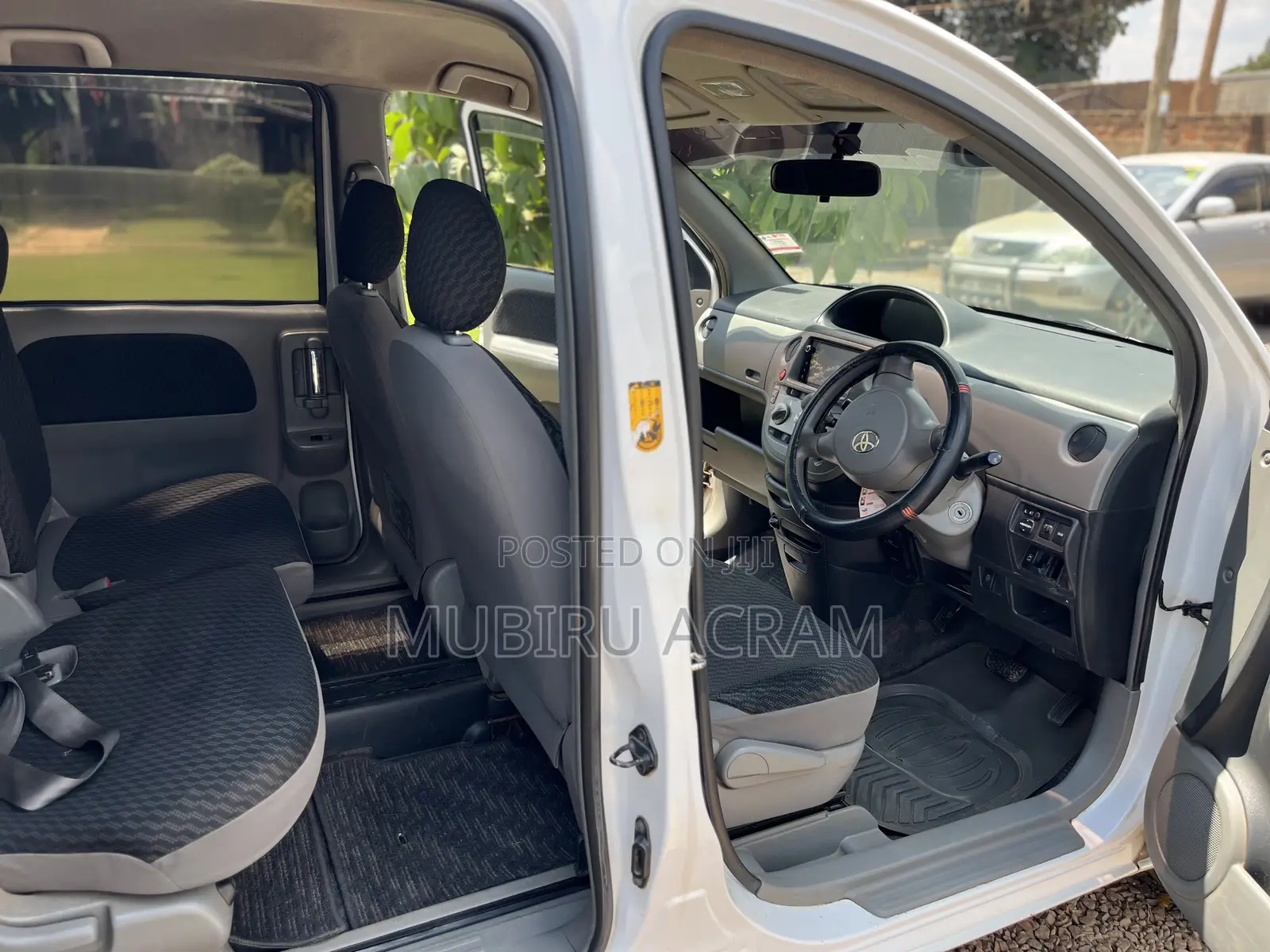 Toyota Sienta 2008 White