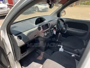 Toyota Sienta 2008 White