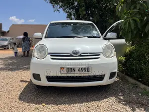 Toyota Sienta 2008 White