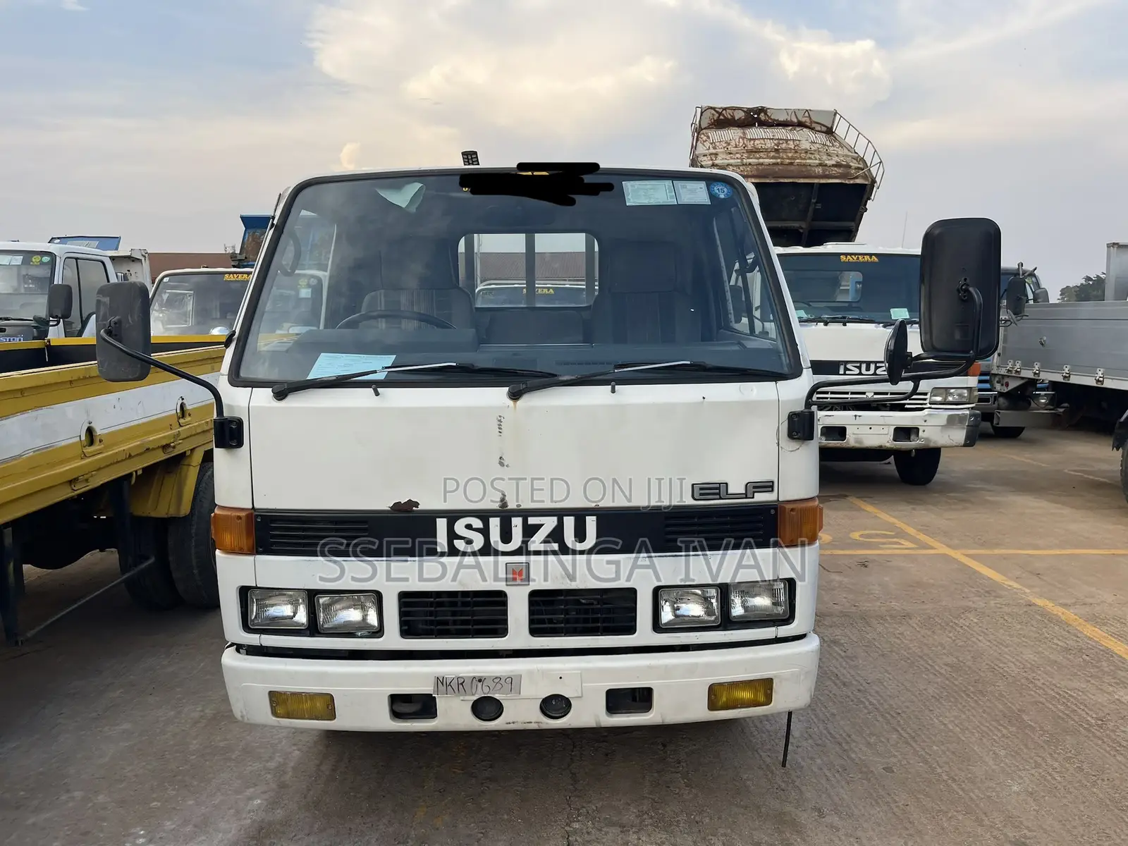 Isuzu Elf Food Truck