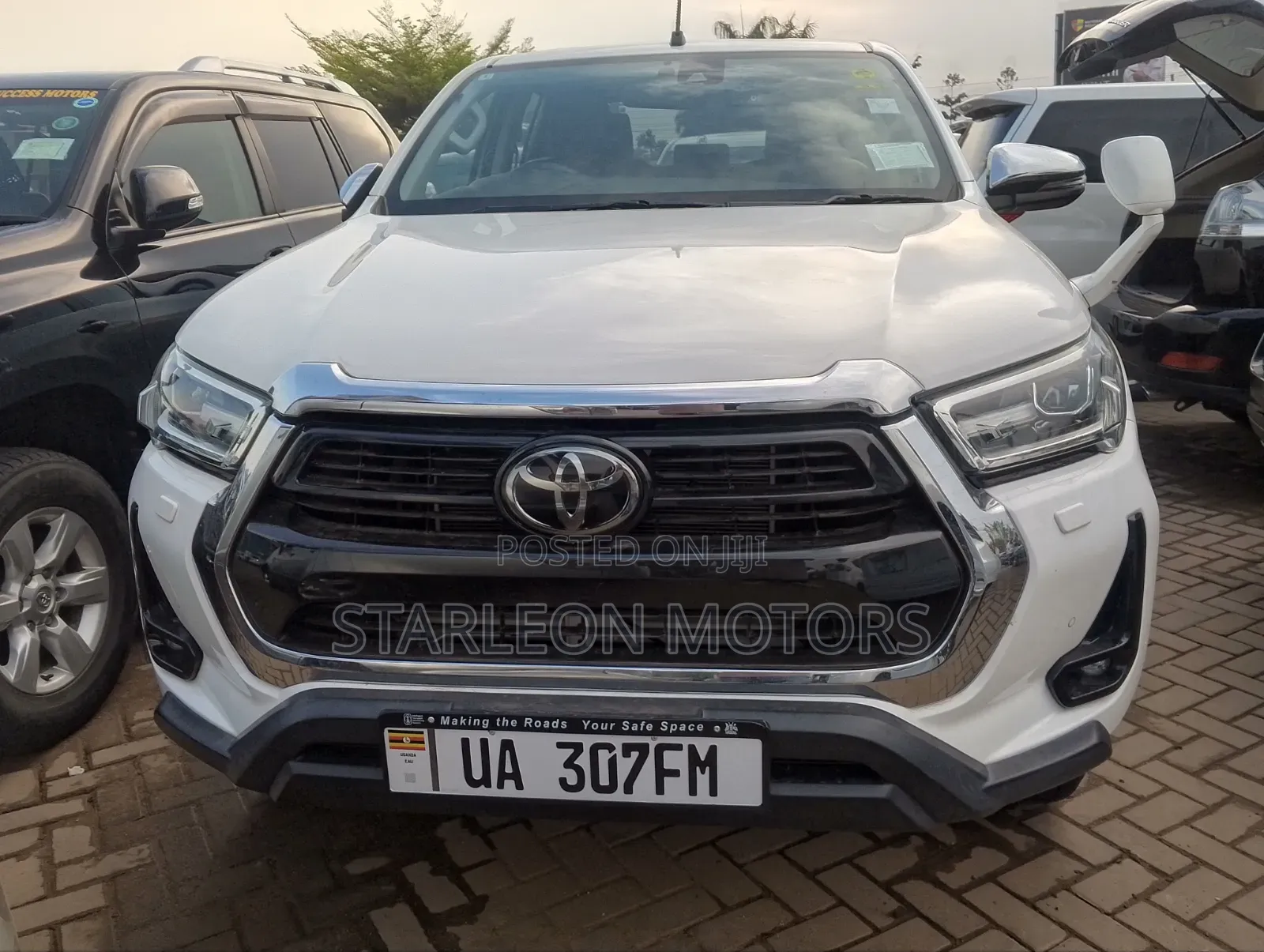 Toyota Hilux 2020 White