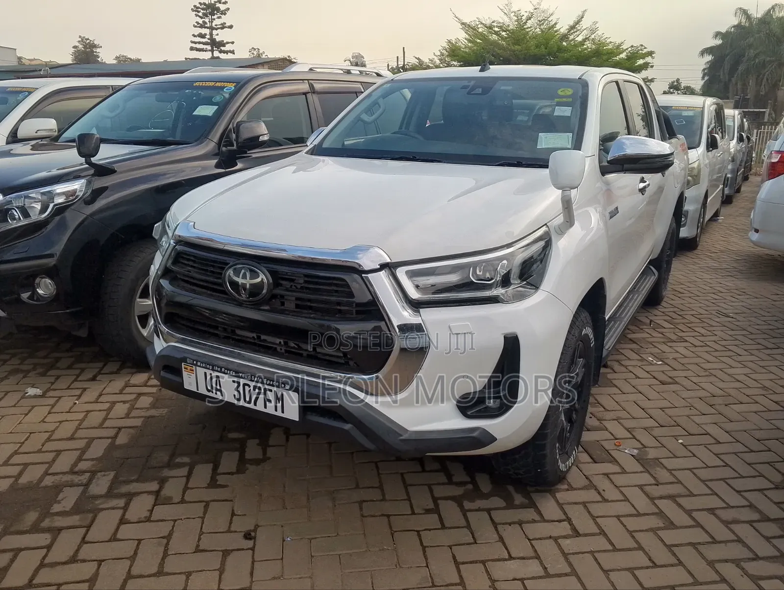 Toyota Hilux 2020 White