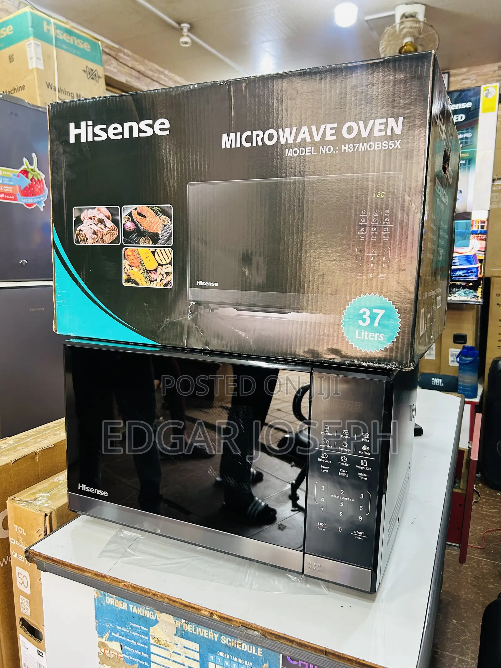 Hisense 37L Microwave Black in Color