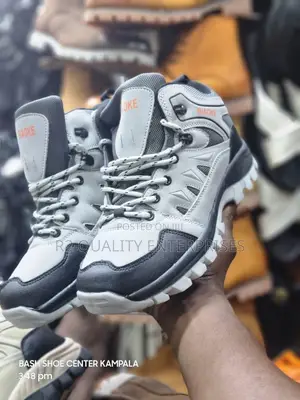 Biaoke Rugged Outdoor Hiking Shoe