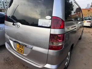 Toyota Noah 2004 Silver