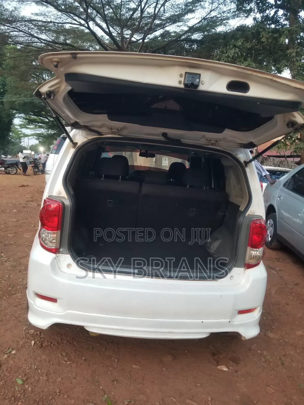 Toyota Corolla Rumion Hatchback 1.8 AWD 2009 White