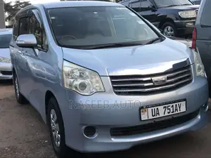 Toyota Noah 2012 Blue