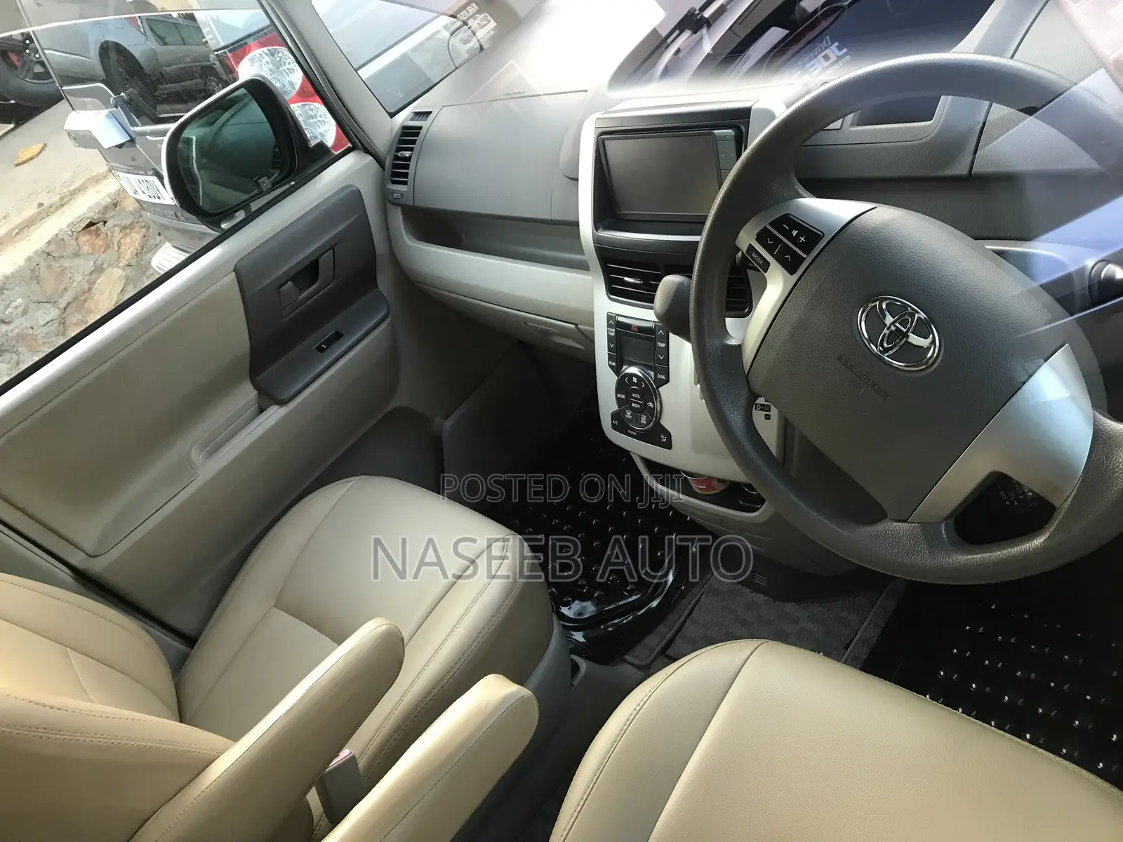 Toyota Noah 2012 Blue