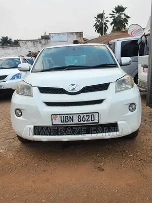 Toyota IST 2009 White
