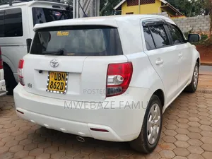 Toyota IST 2009 White