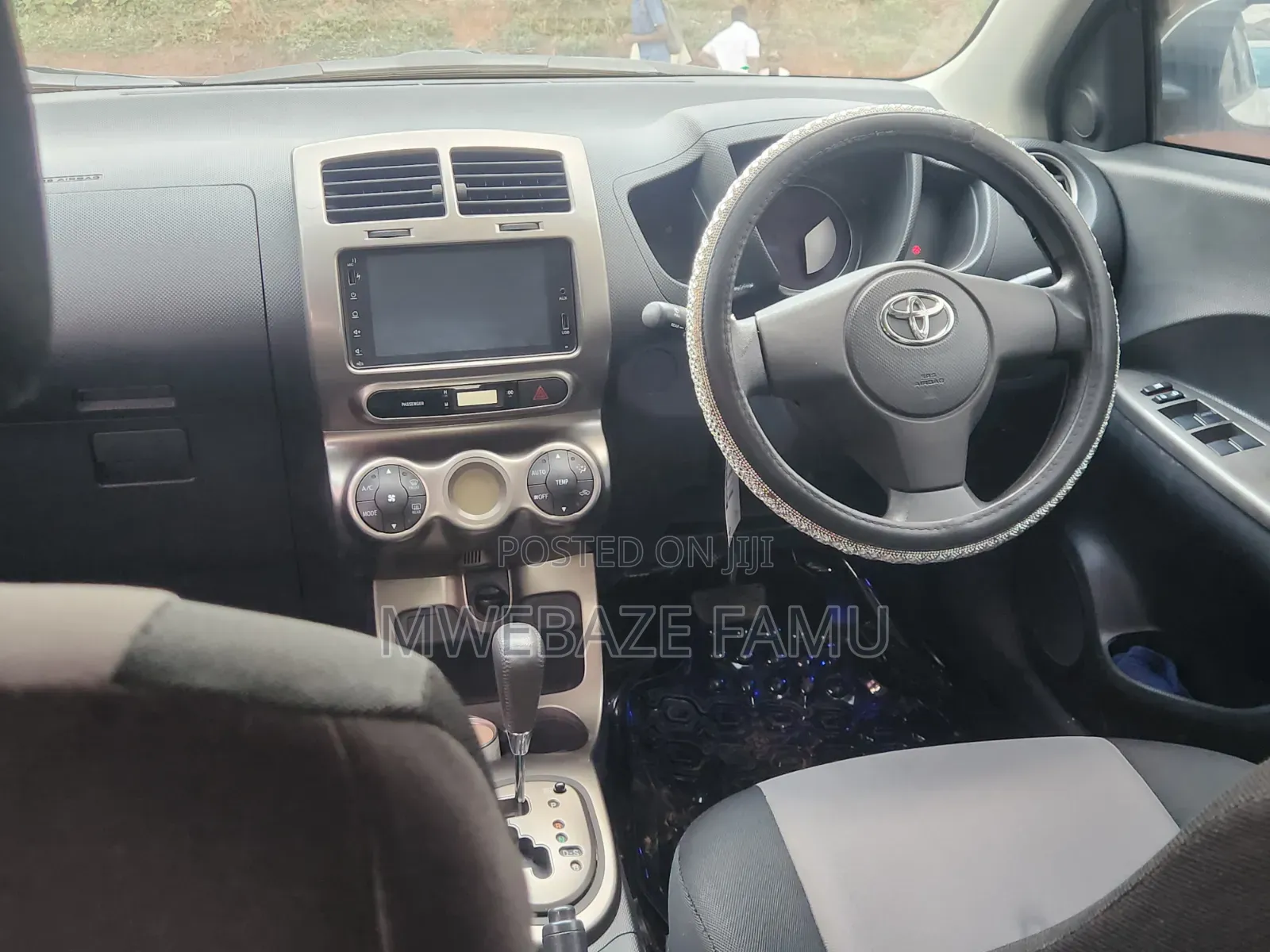 Toyota IST 2009 White