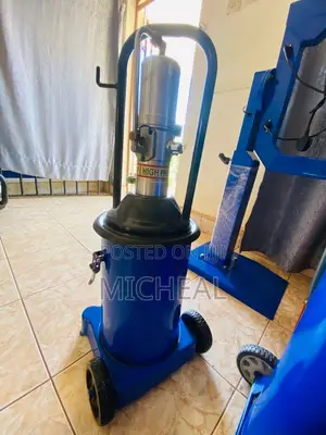 Grease Injector High-Pressure Pneumatic 12L