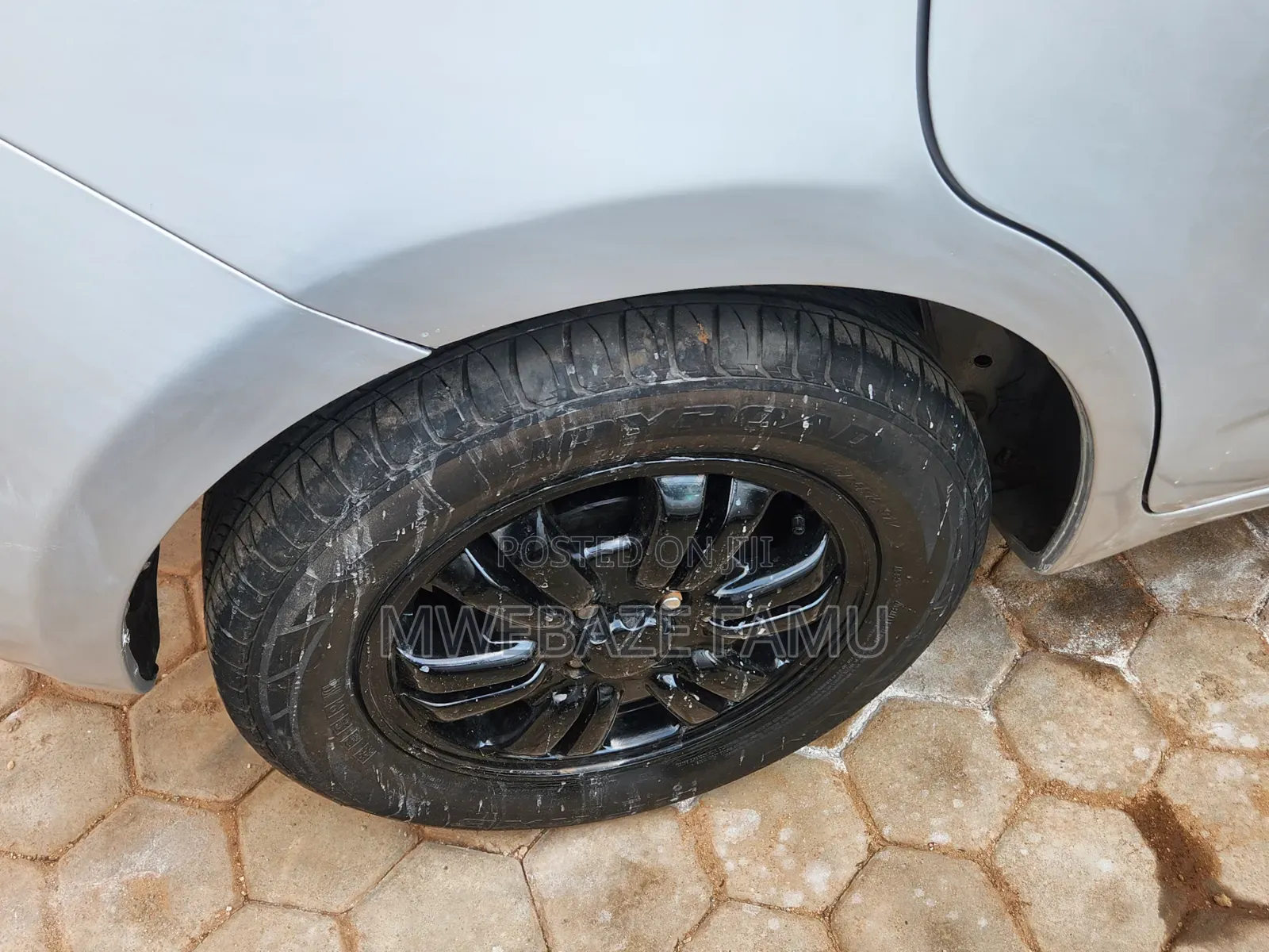 Toyota Ractis 2009 Silver