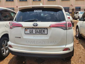 Toyota RAV4 2017 White