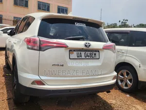 Toyota RAV4 2017 White