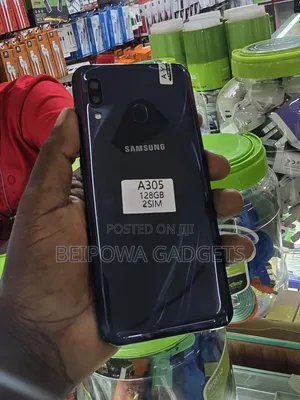 New Samsung Galaxy A30 64 GB Black