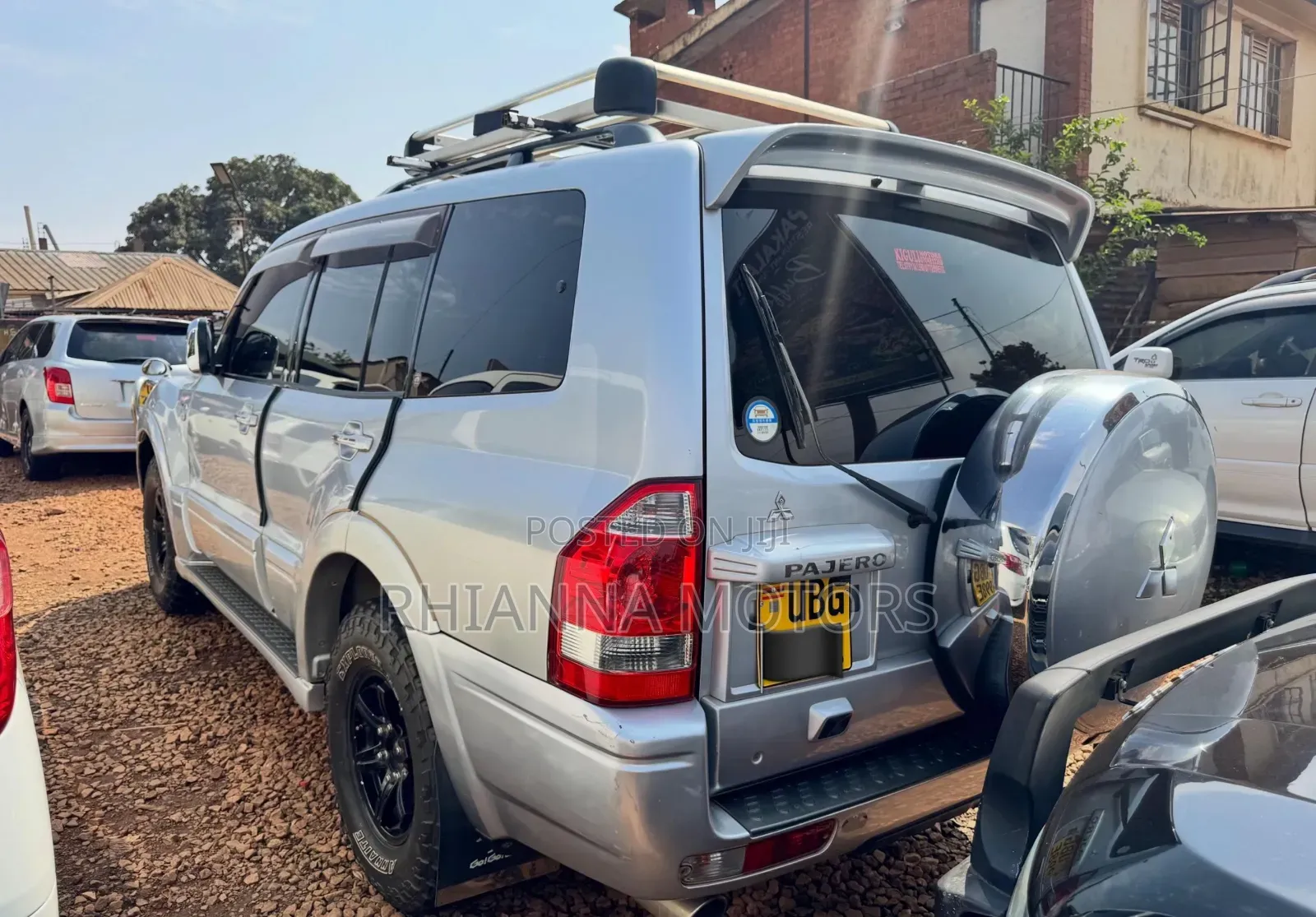 Mitsubishi Pajero 2010 Silver