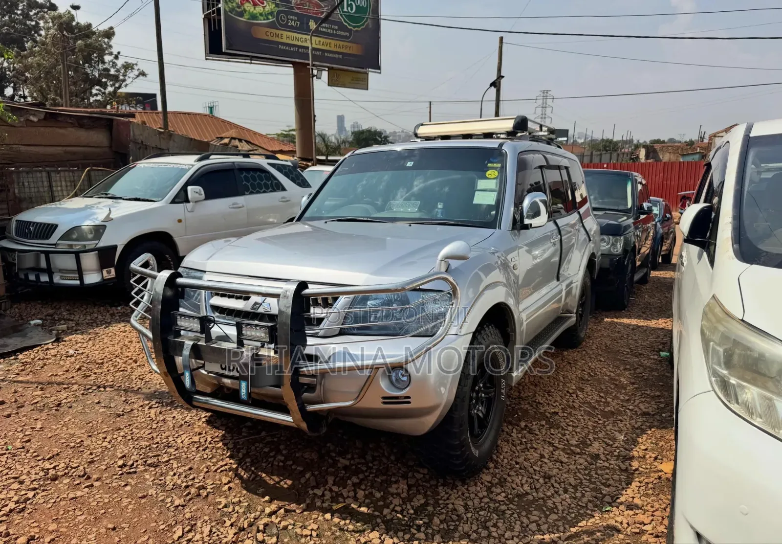 Mitsubishi Pajero 2010 Silver
