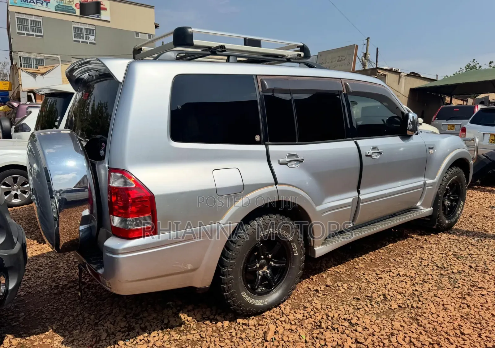 Mitsubishi Pajero 2010 Silver