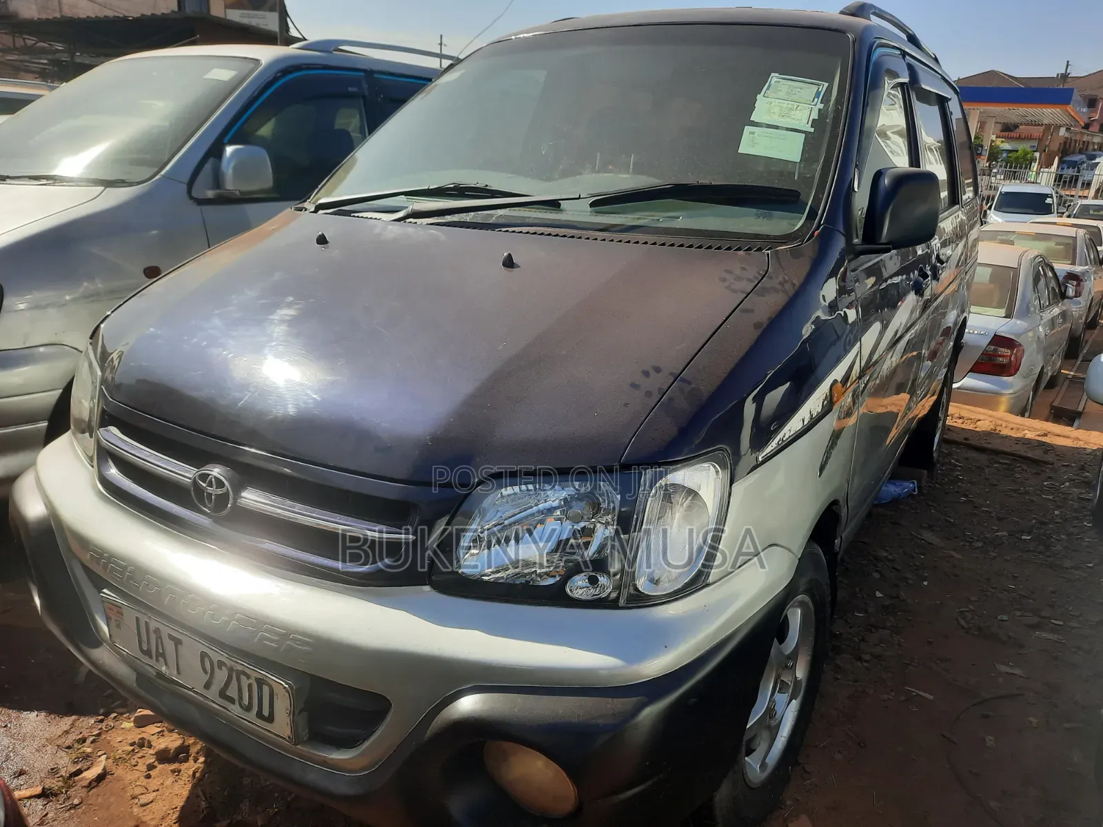 Toyota Noah 2004 Blue